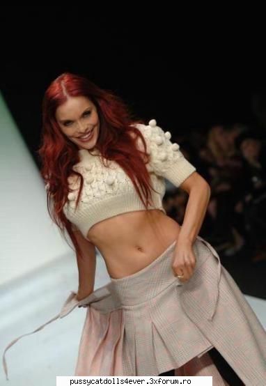 poze cu carmit - mey...da d c nu postati la carmit? si ea face - Carmit Bachar