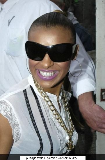 poze numai cu ea - pussycat_adry - Melody Thornton